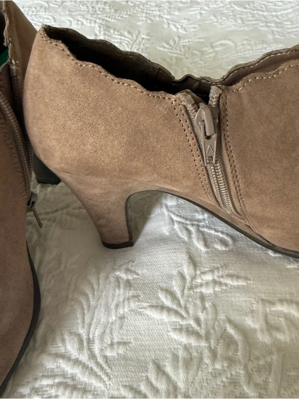 Aerosoles Faux Taupe Suede Ankle Booties - size 8